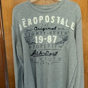 Aeropostale // gray long sleeve thermal with script graphic design , mens large,